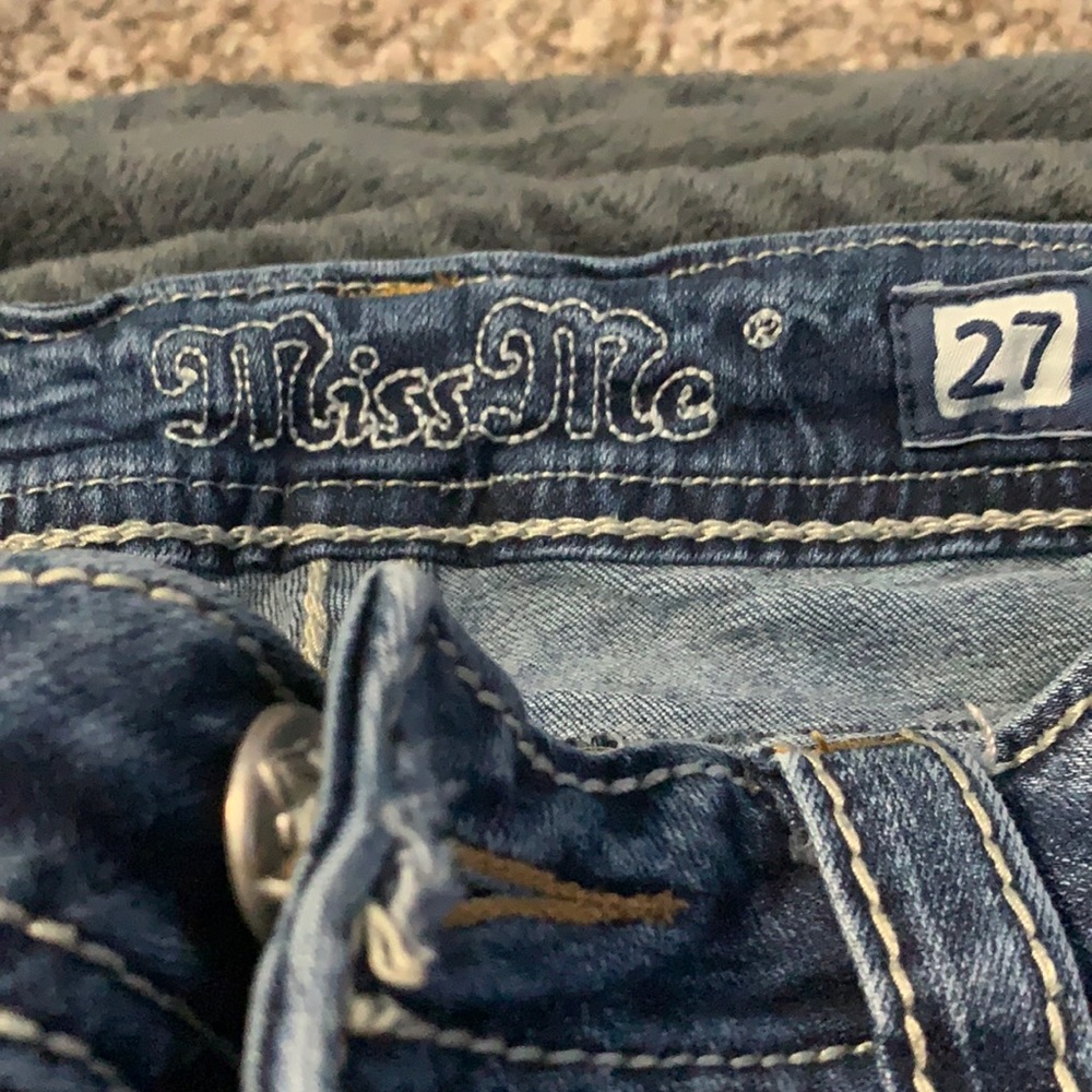 beautiful pair of blue miss me jeans size 27 such beautiful stones on the back